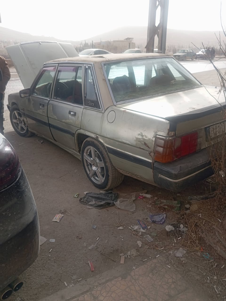 مازدا ٩٢٩ 1983 - صورة 2