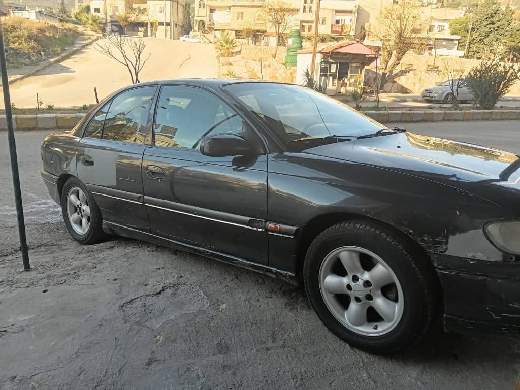 اوبل اوميغا 1996 - صورة 1