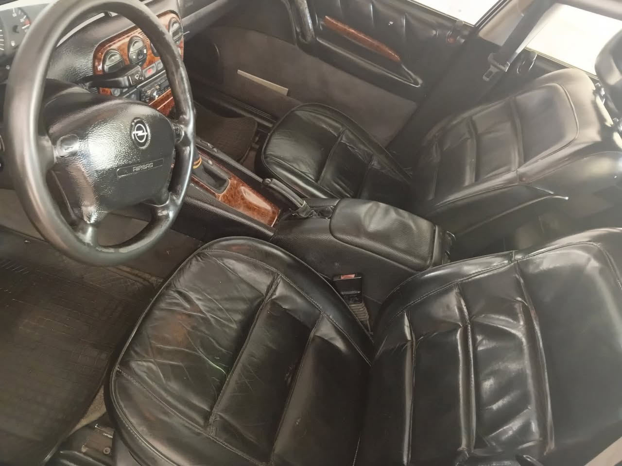 اوبل اوميغا 1996 - صورة 2