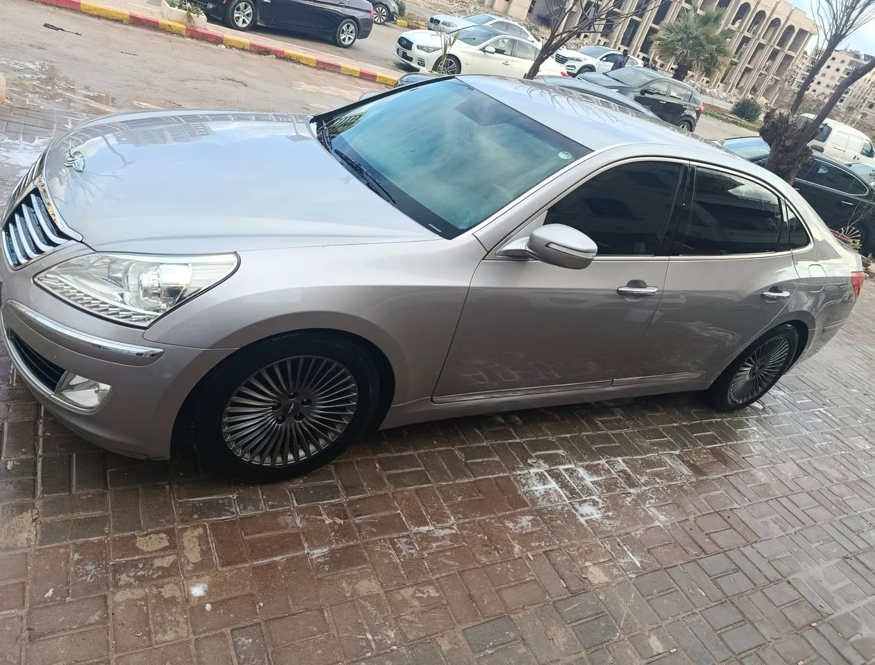 هيونداي سنتنيال 2012 - صورة 2