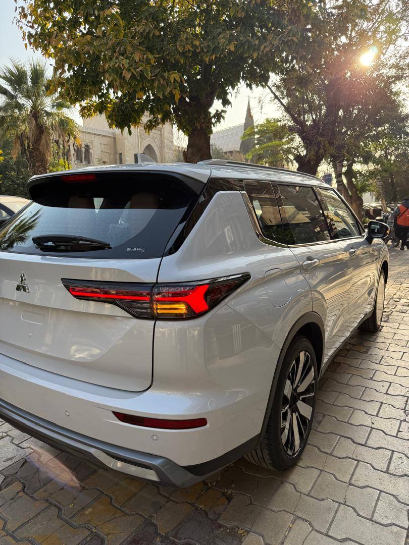 متسوبيشي أوت لاندر 2026 - صورة 3