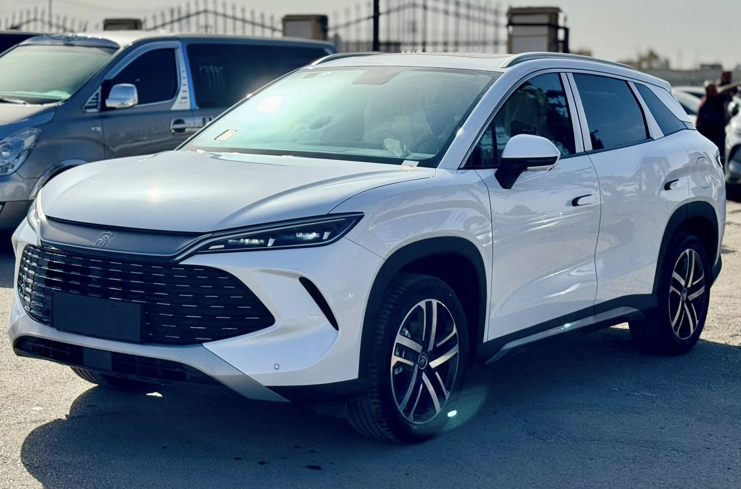 BYD L 2025 - صورة 1