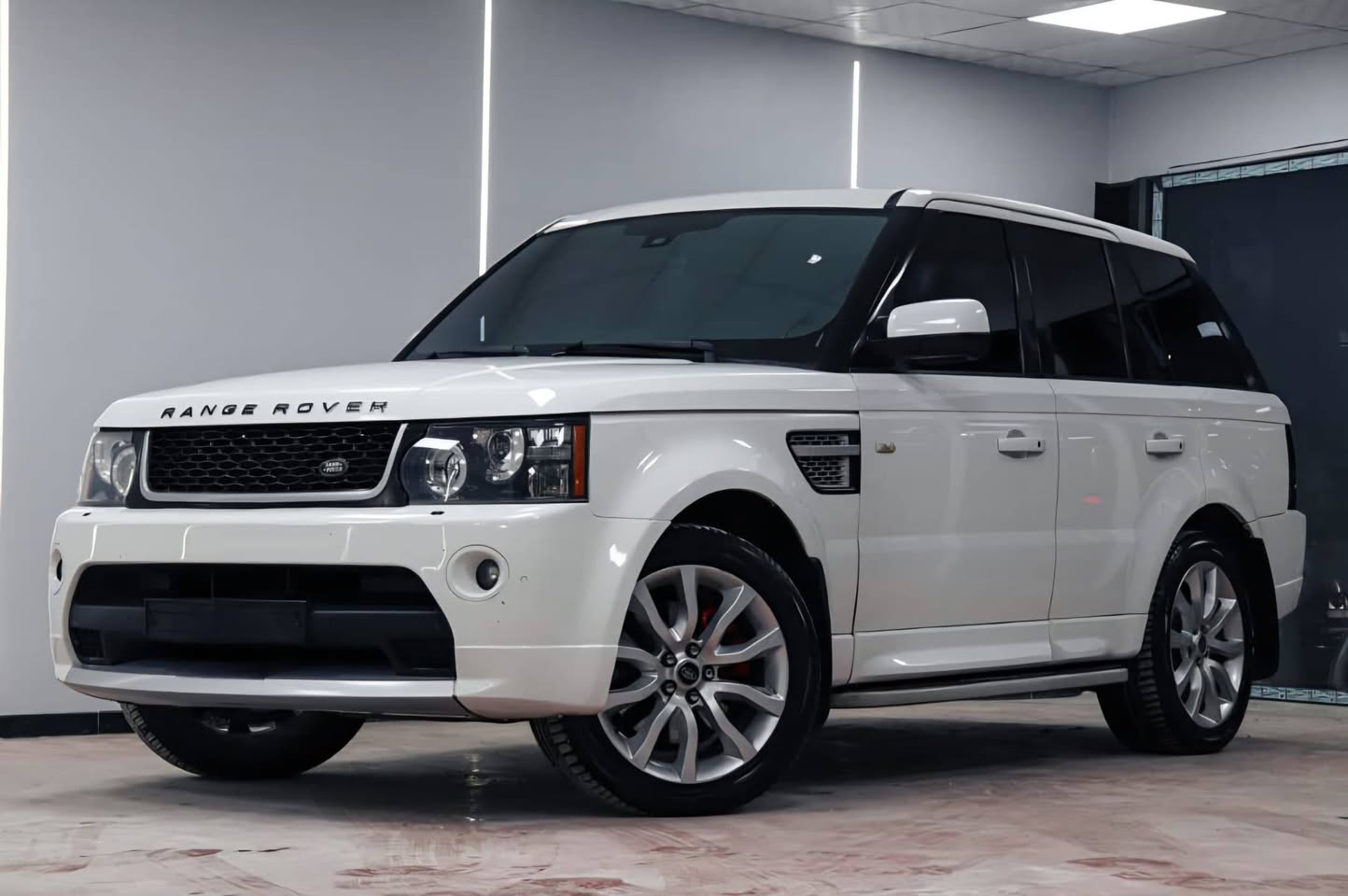 رانج روفر سبورت 2012 - صورة 1