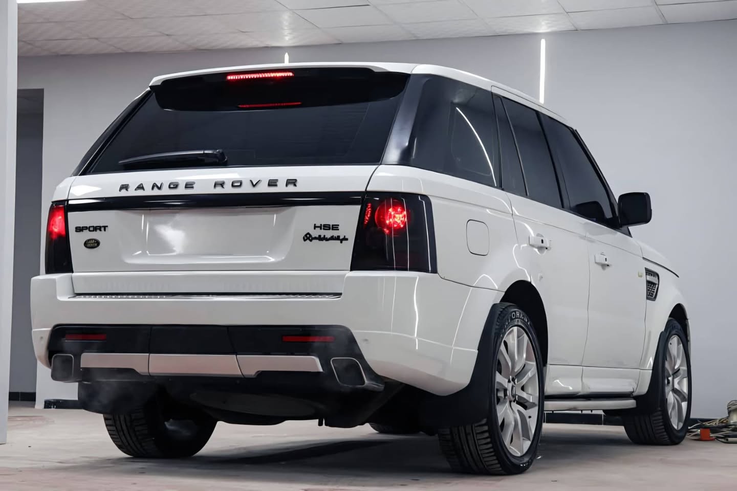 رانج روفر سبورت 2012 - صورة 3