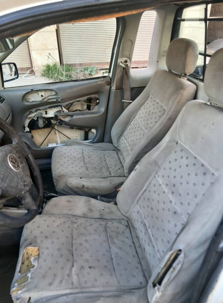 فولكس فاجن سافيرو 2004 - صورة 4