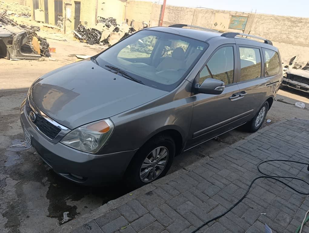 كيا كرنفال 2012 - صورة 5