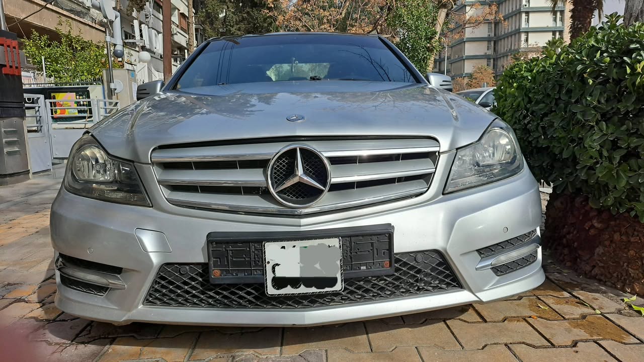 مرسيدس بينز C 200 Avant-garde 2012 - صورة 4