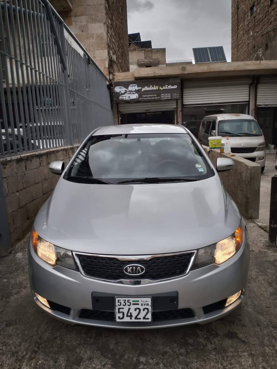كيا فورتي 2011 - صورة 1