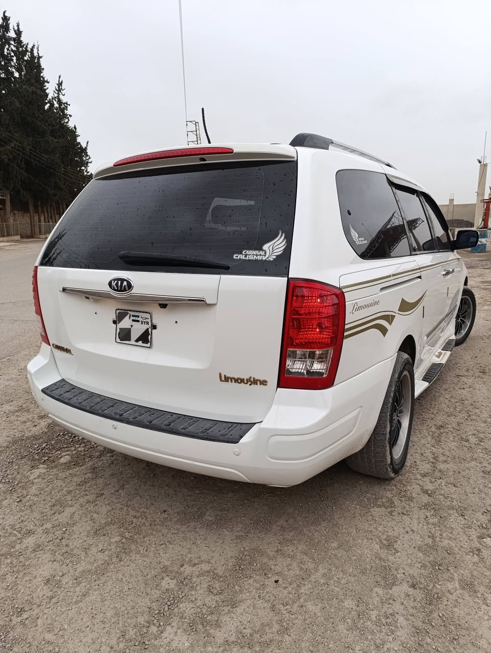 كيا كرنفال 2011 - صورة 2