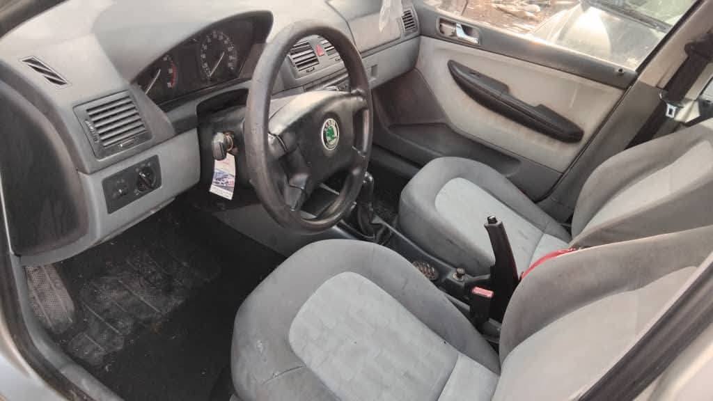 سكودا فابيا 2003 - صورة 4