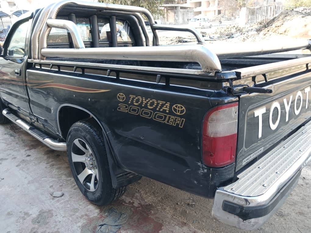 تويوتا هيلوكس 2005 - صورة 1