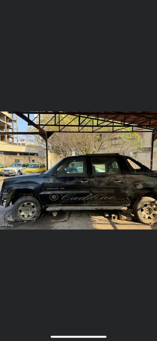 كاديلاك اسكاليد 2005 - صورة 1