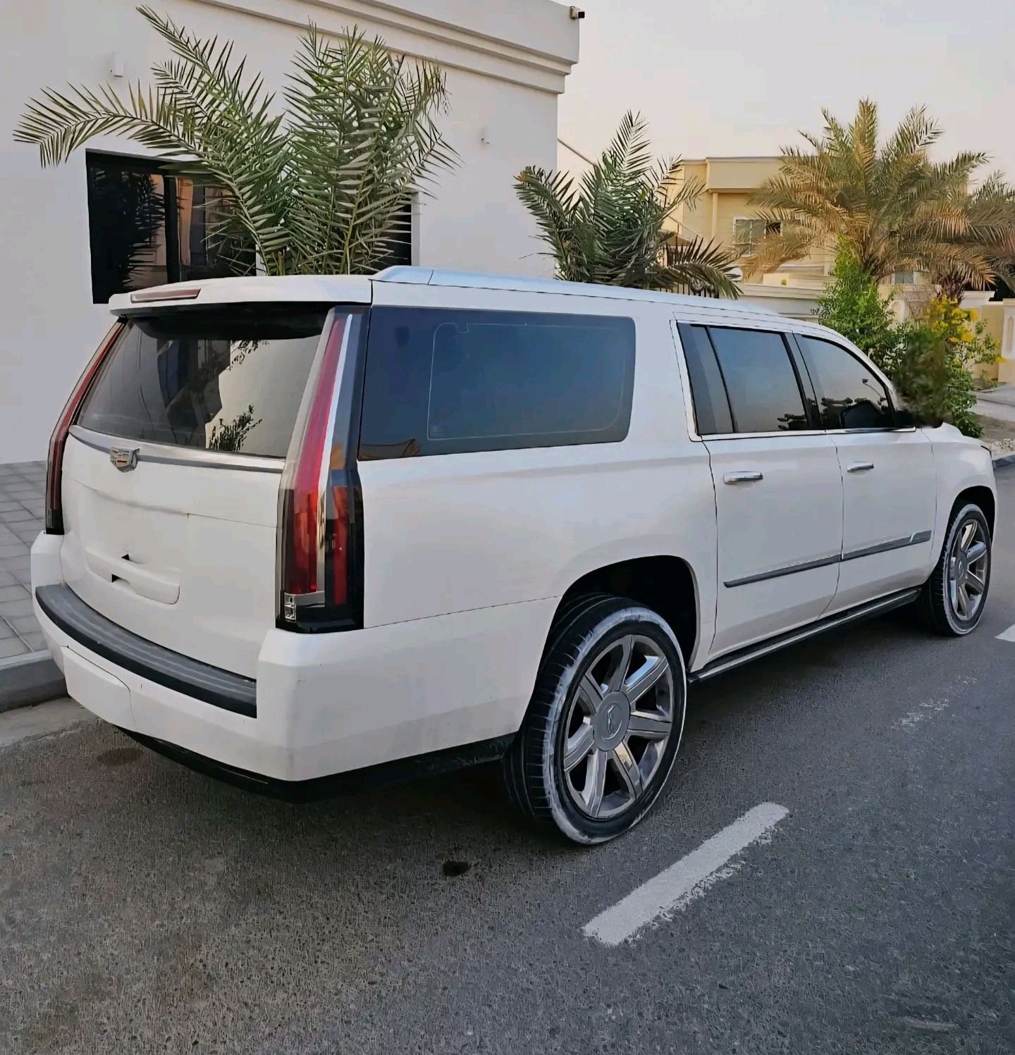 كاديلاك اسكاليد 2016 - صورة 2