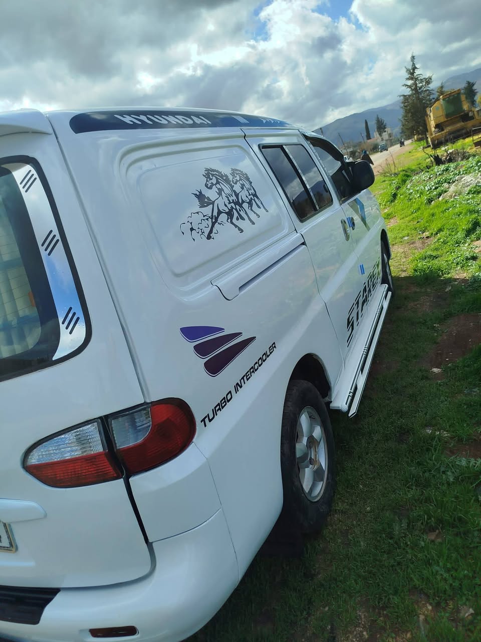 هيونداي ستاركس 2001 - صورة 3