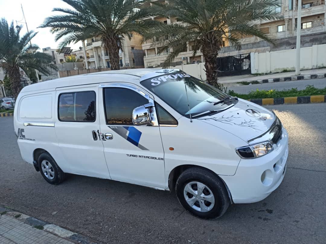 ستاركس ستاركس 2000 - صورة 2