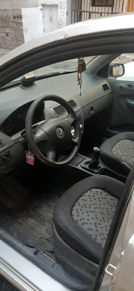 سكودا فابيا 2004 - صورة 3