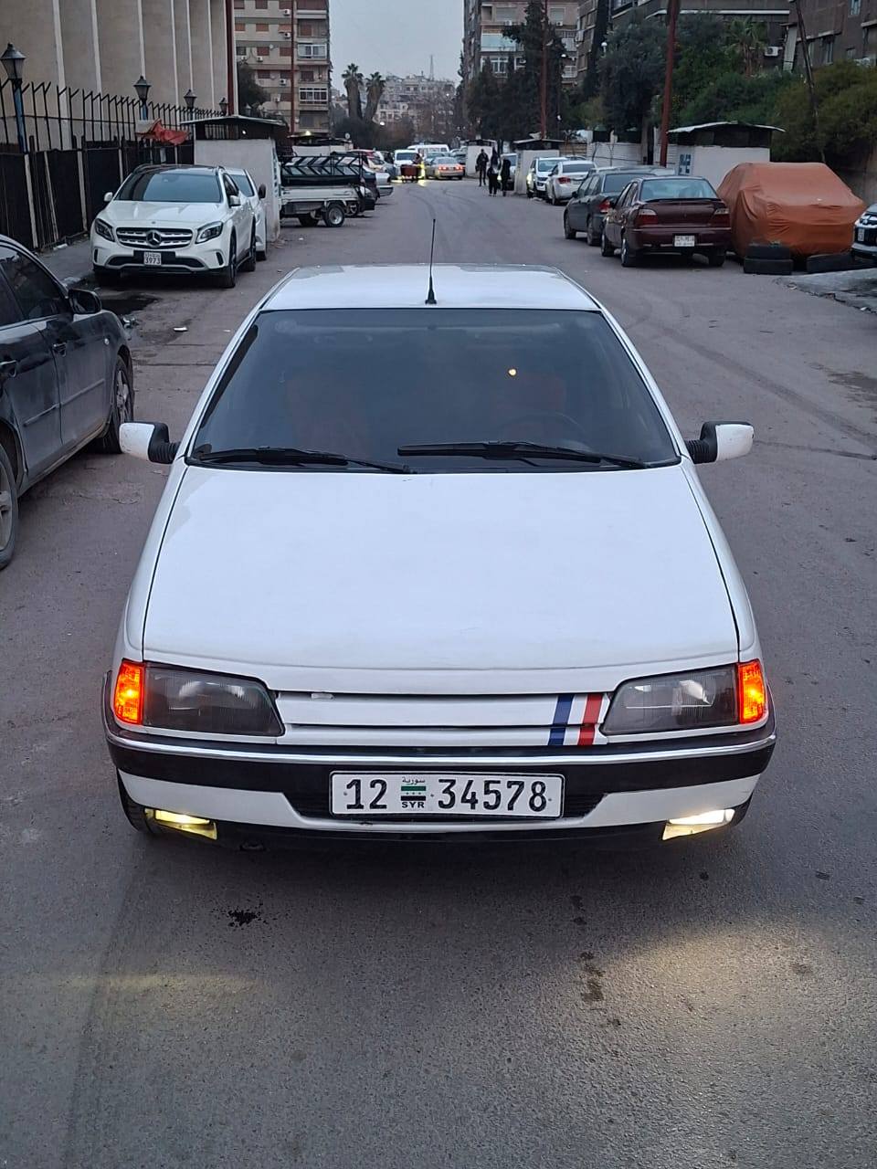 بيجو ٤٠٥ 1994 - صورة 1