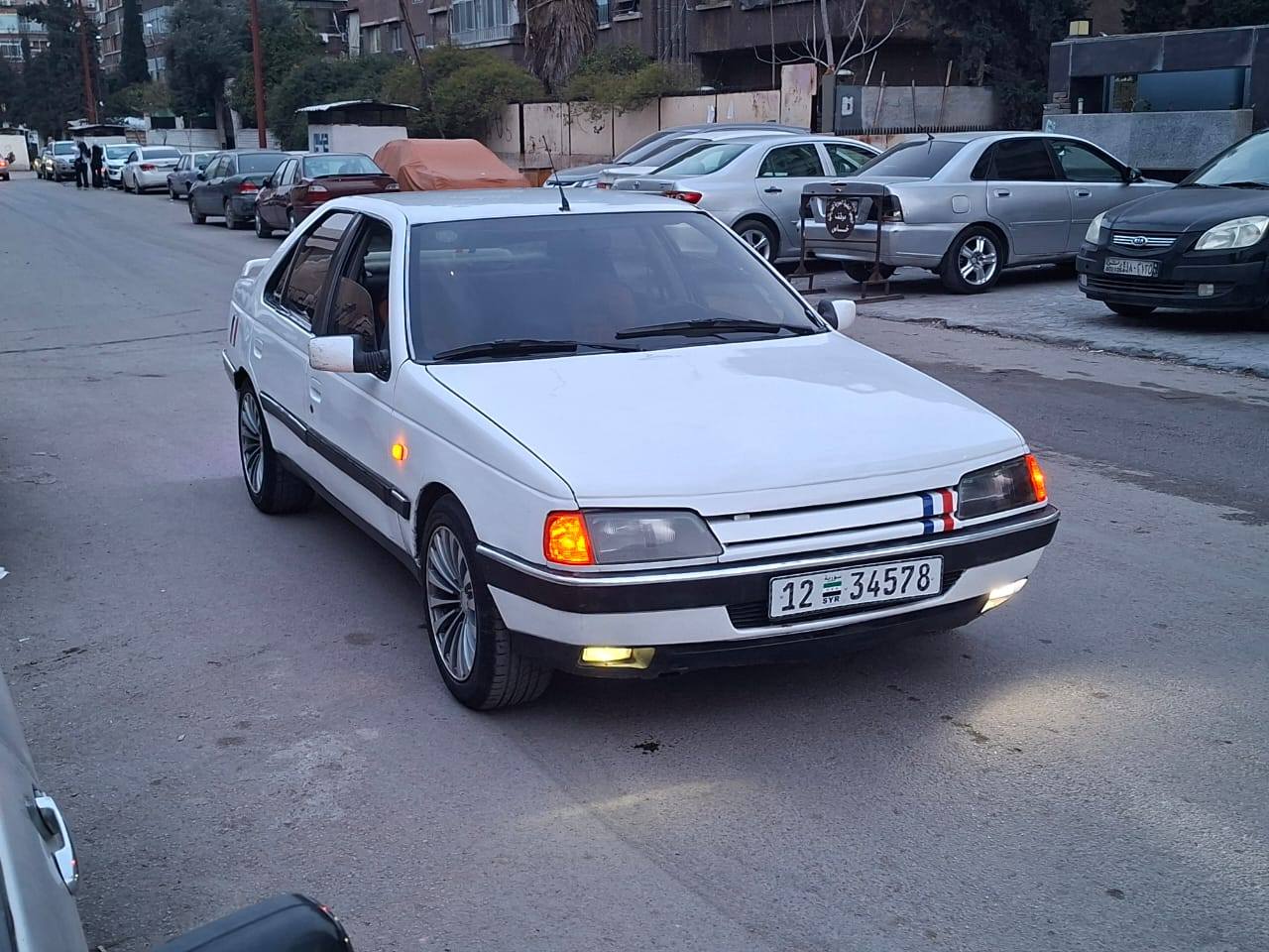 بيجو ٤٠٥ 1994 - صورة 3