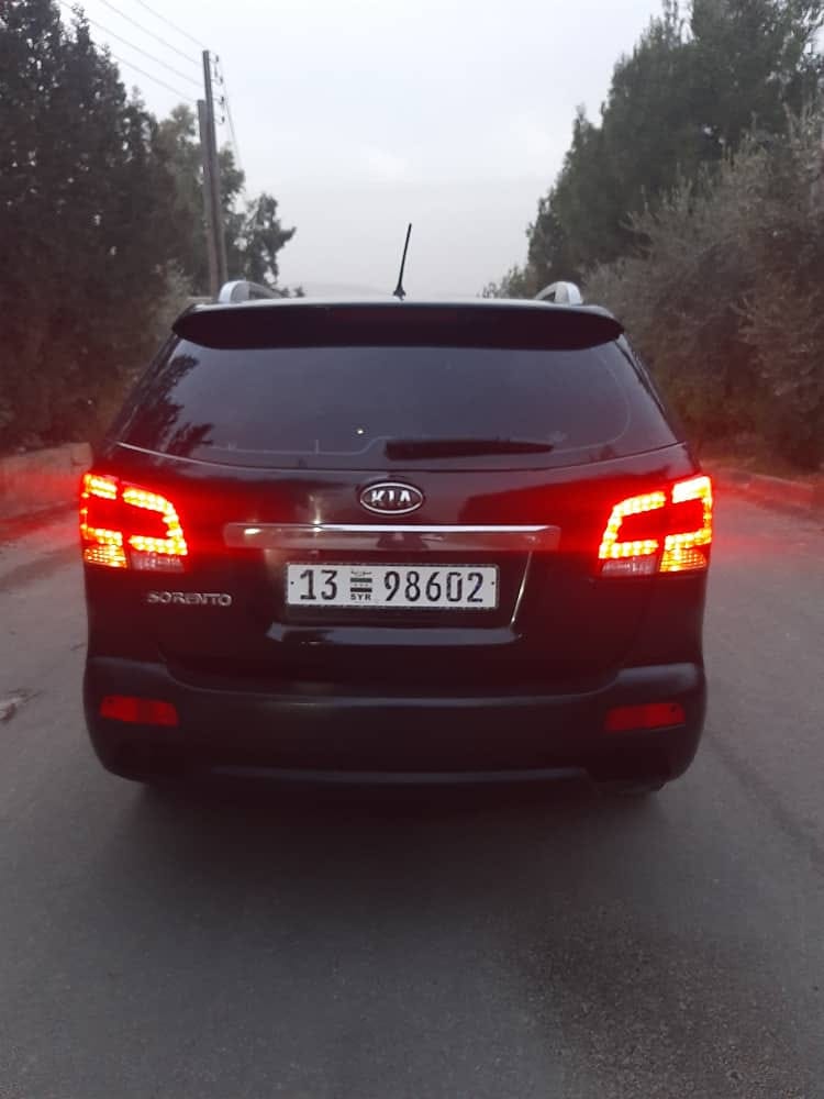 كيا سيرنتو 2010 - صورة 1