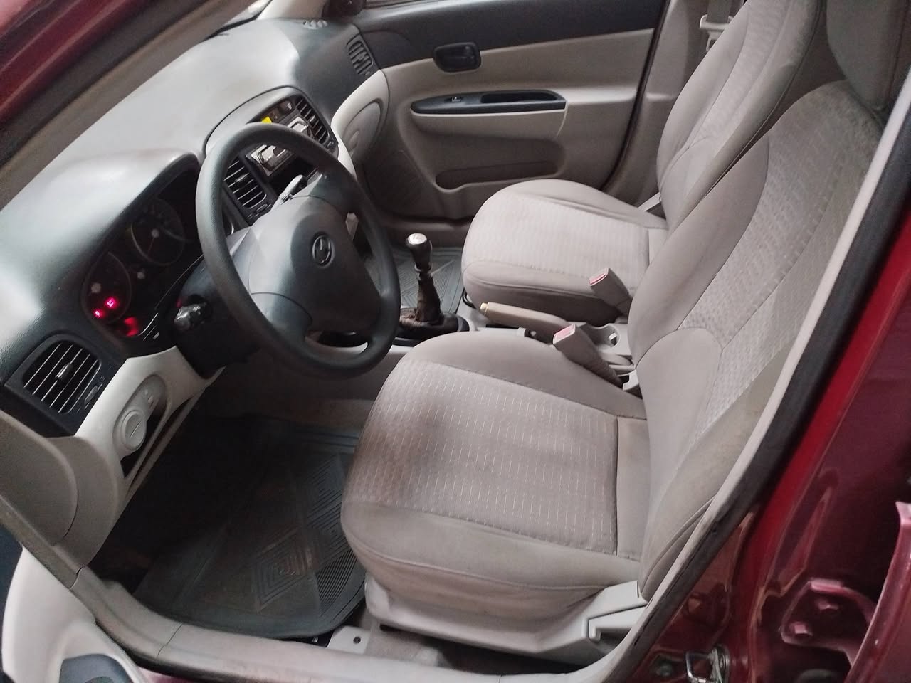 هيونداي فيرنا 2007 - صورة 5