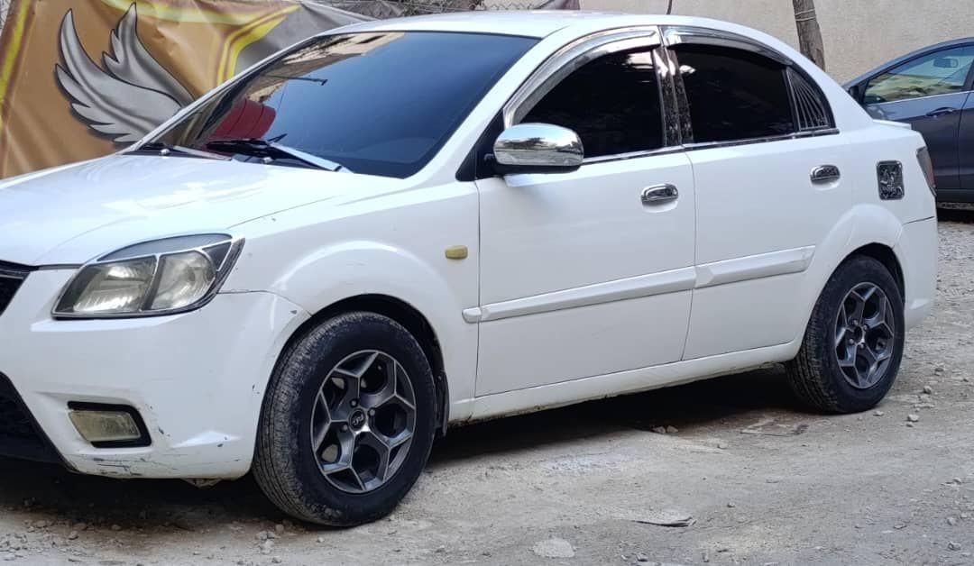 كيا ريو 2011 - صورة 1