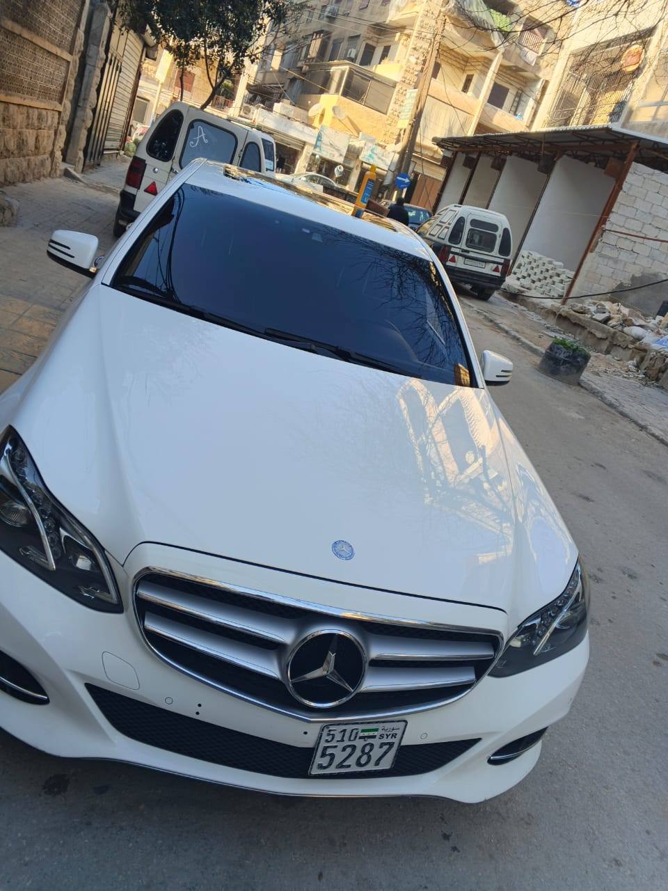 مرسيدس-بنز E220 2015 - صورة 2