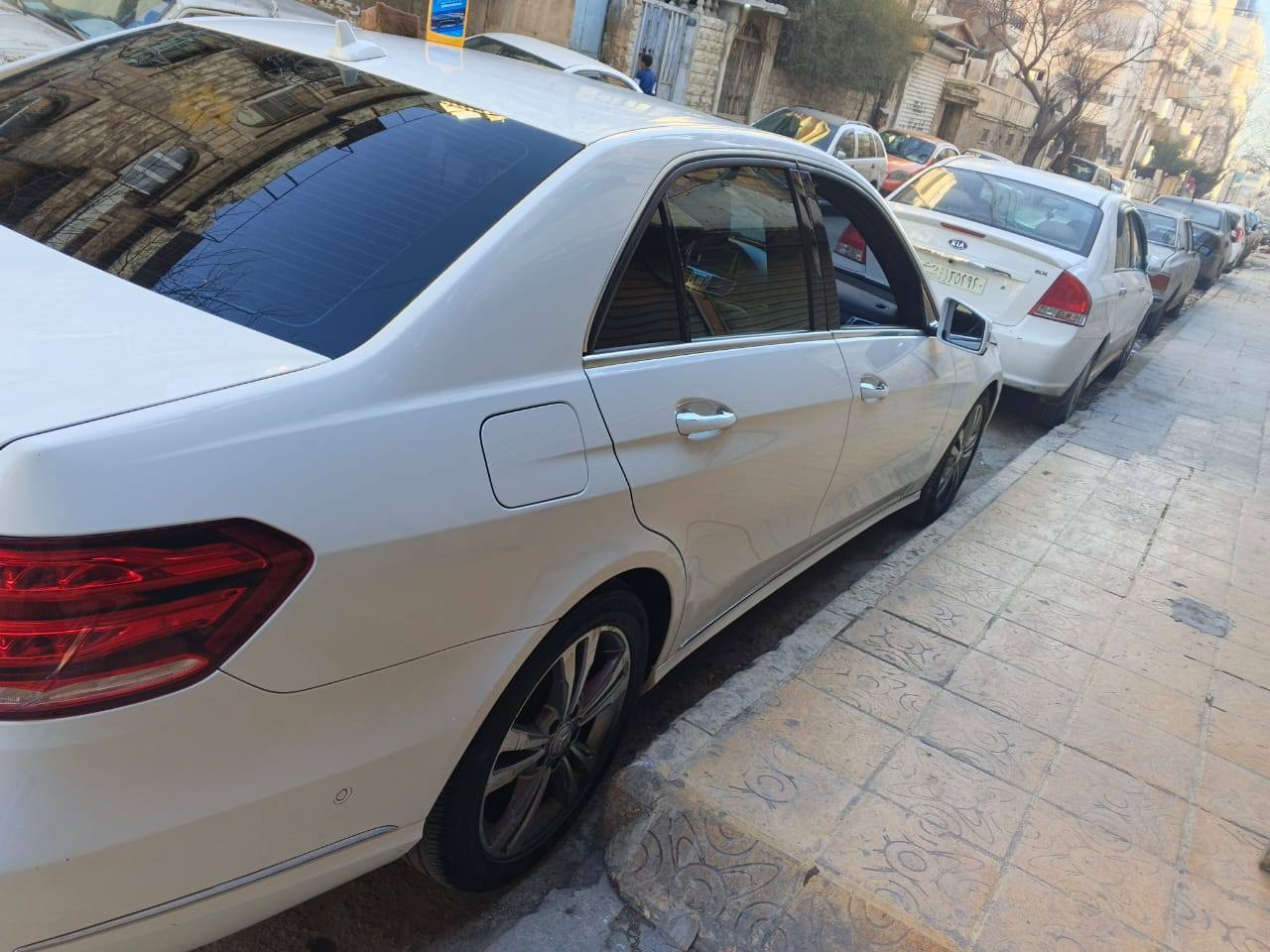 مرسيدس-بنز E220 2015 - صورة 3