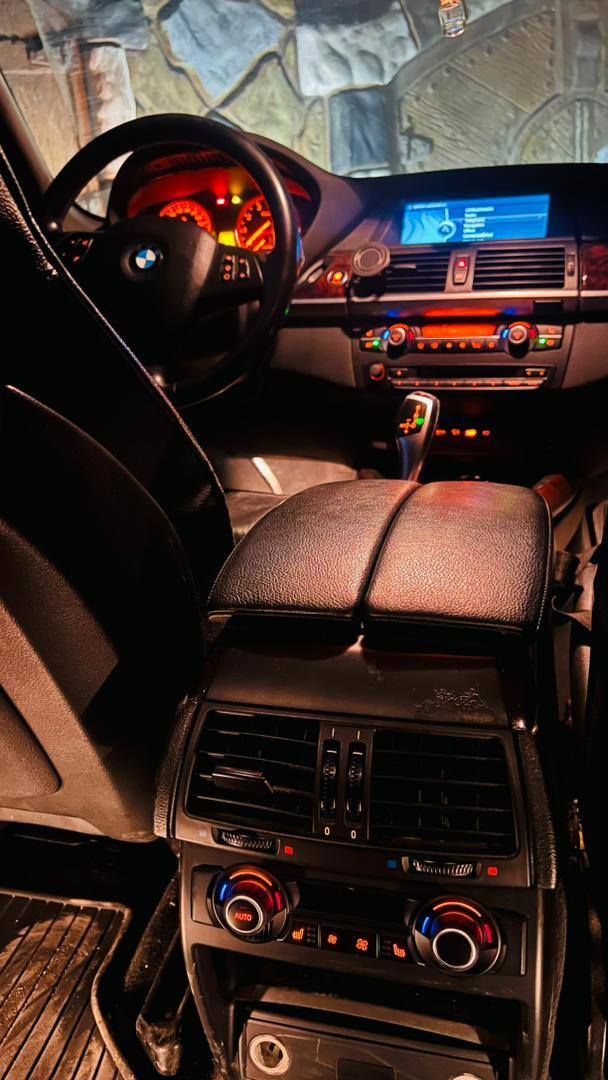 BMW X5 2012 - صورة 4