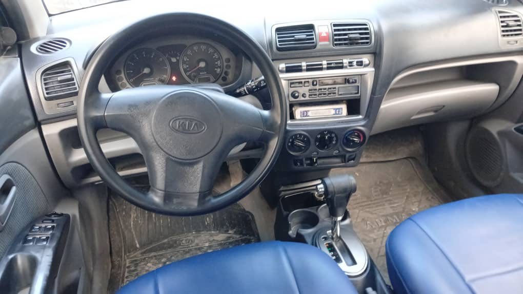 كيا مورنيغ 2006 - صورة 2