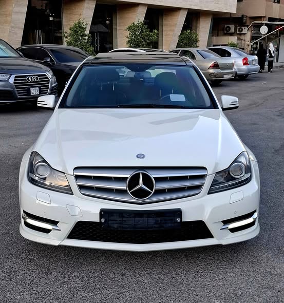 مرسيدس C200 2012 - صورة 1