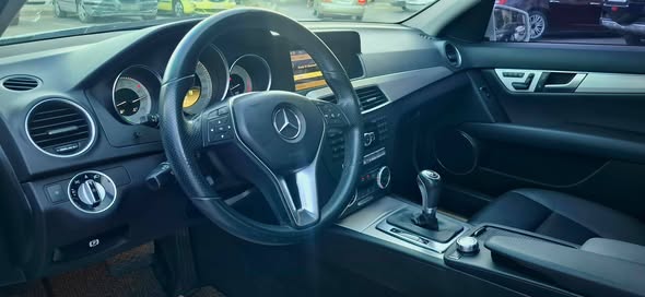 مرسيدس C200 2012 - صورة 3