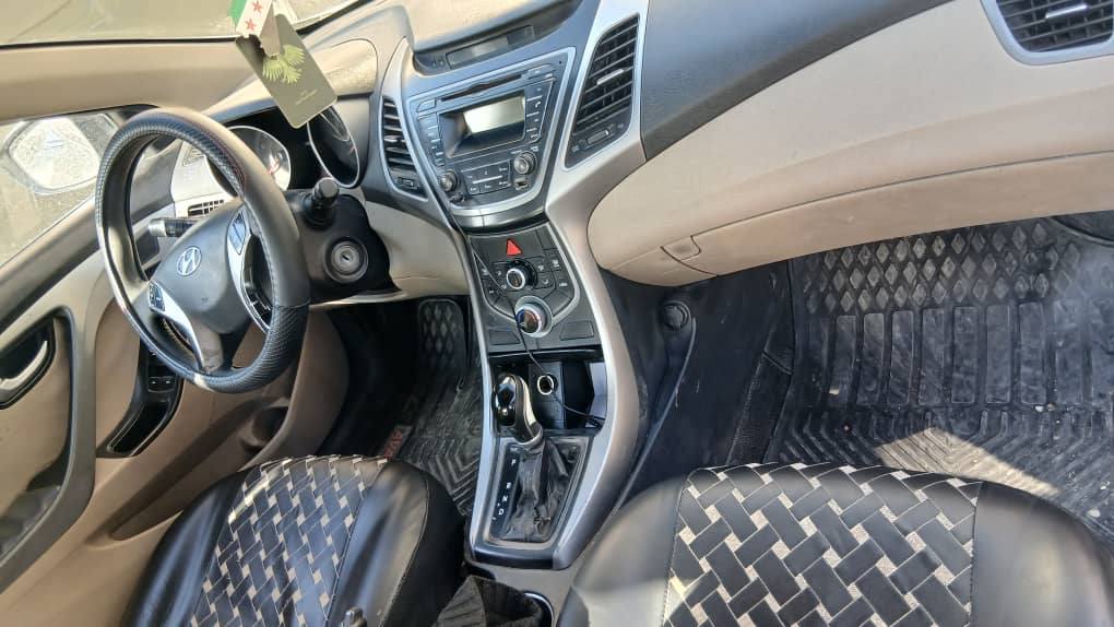 هيوانداي ستاريكس 1999 - صورة 5