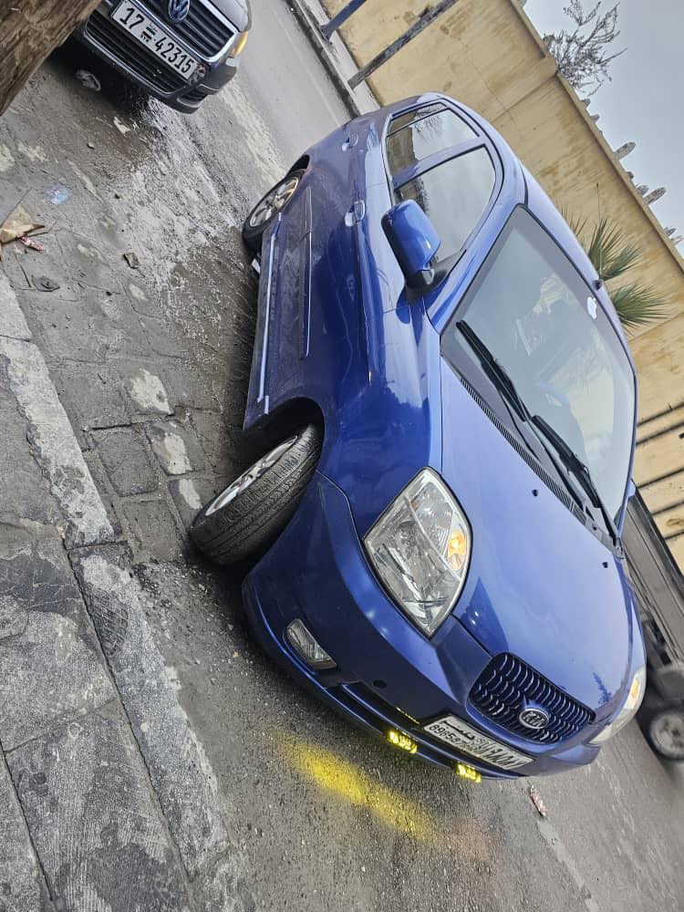 كيا مورنيك 2005