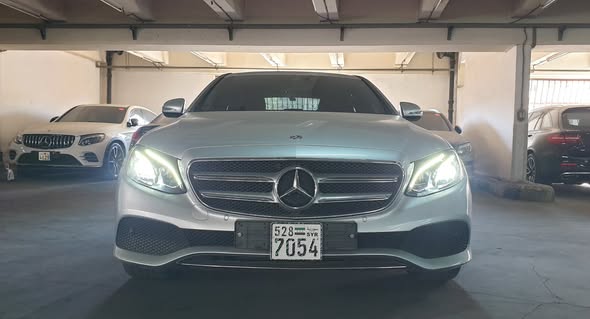 Mercedes-Benz E300 2019 - صورة 2