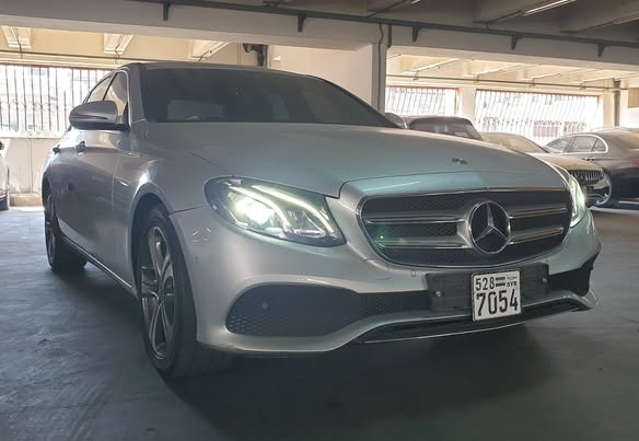 Mercedes-Benz E300 2019 - صورة 5