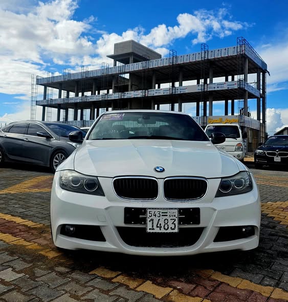 BMW 320 2011 - صورة 3