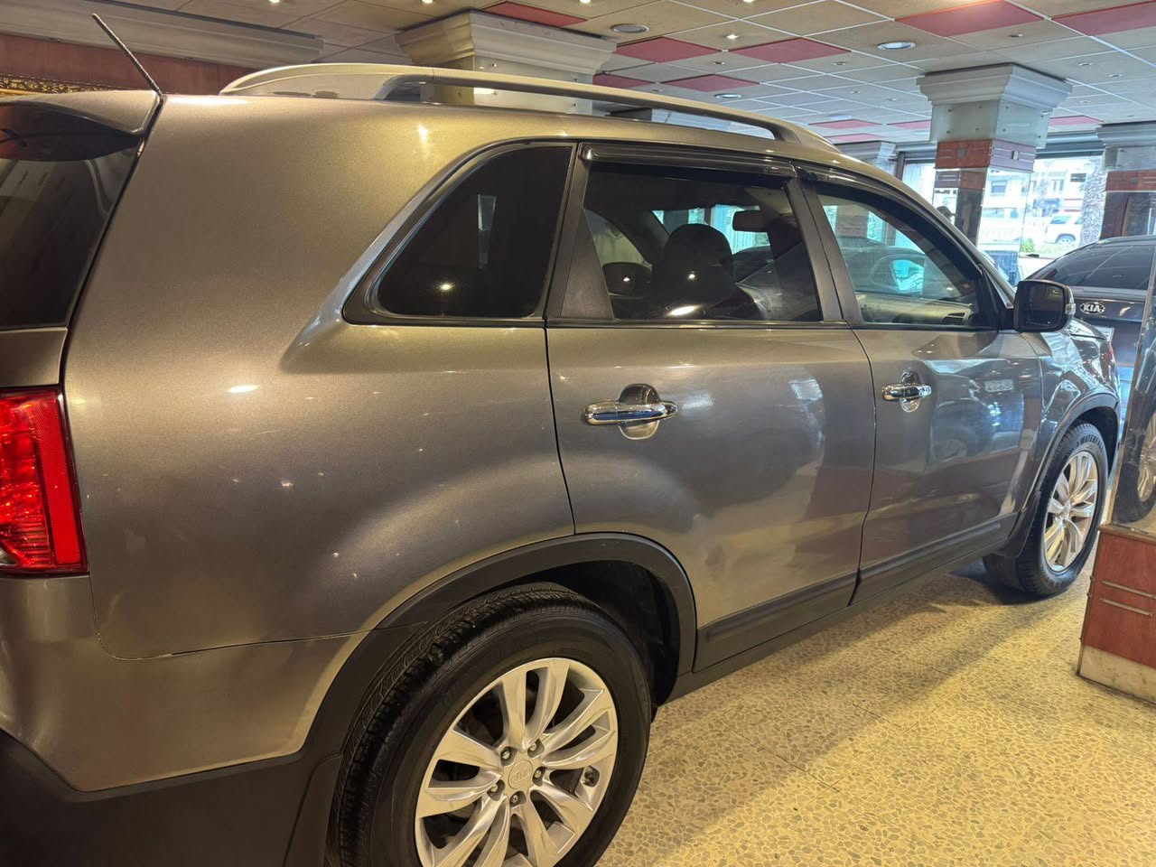 كيا سورينتو 2011 - صورة 3