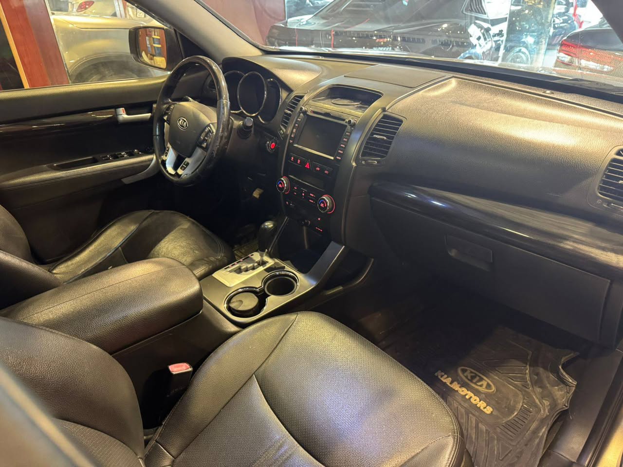 كيا سورينتو 2011 - صورة 4