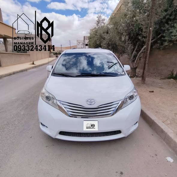 تويوتا سيينا 2014 - صورة 1