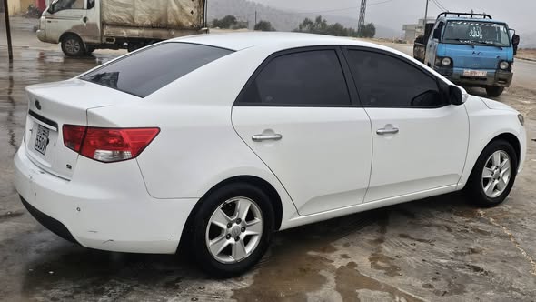 كيا فورتي 2010 - صورة 3