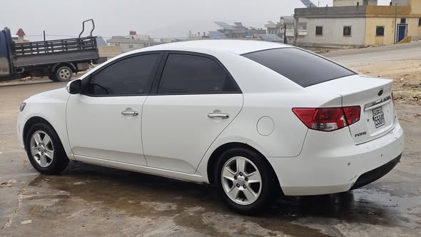 كيا فورتي 2010 - صورة 4