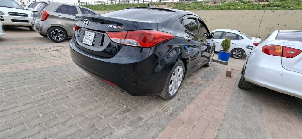 هيونداي افانتي 2012 - صورة 1