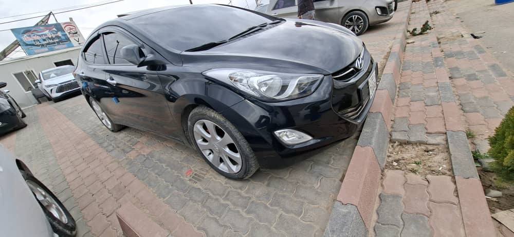 هيونداي افانتي 2012 - صورة 2