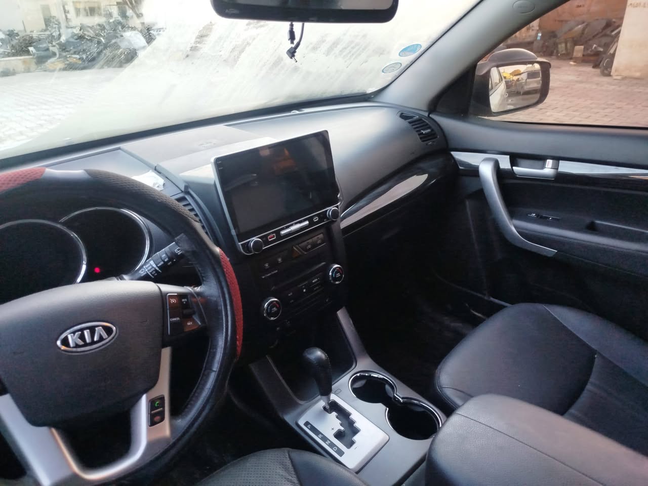 كيا سيرانتو 2011 - صورة 3