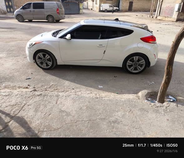 هيونداي فوليستر 2012 - صورة 1