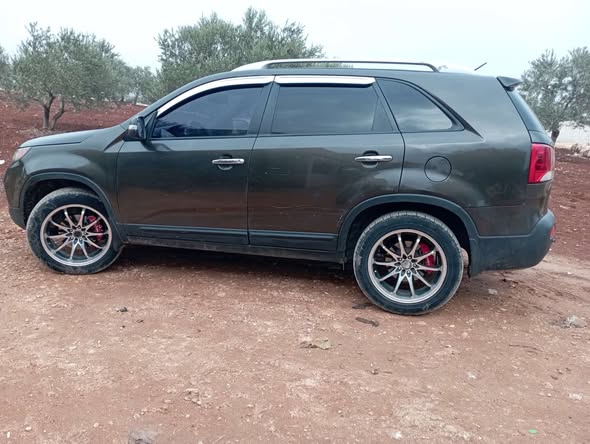 كيا سيرنتو 2010 - صورة 4