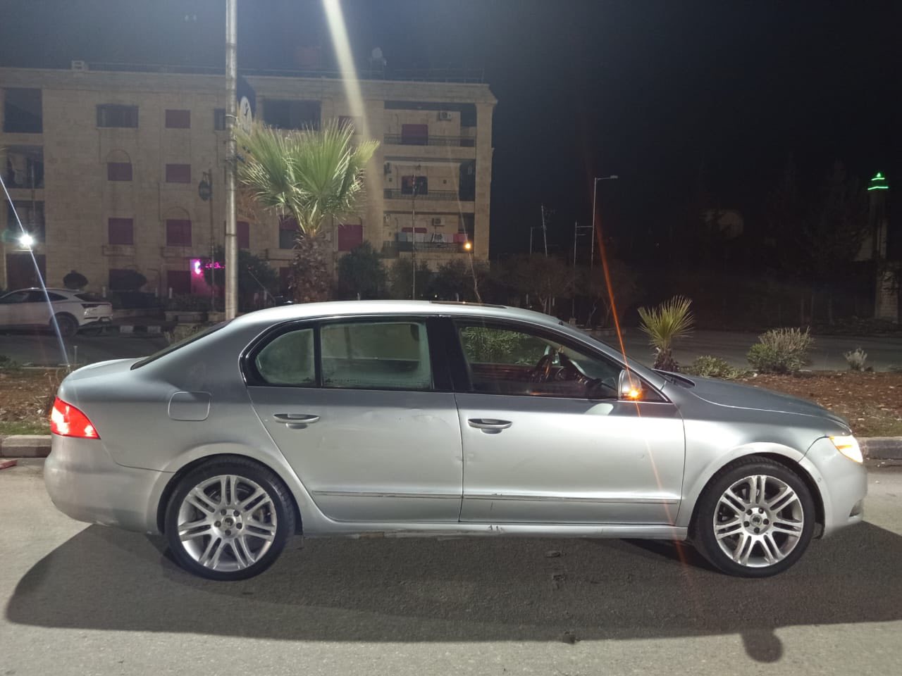 سكودا سوبيرب 2009 - صورة 2