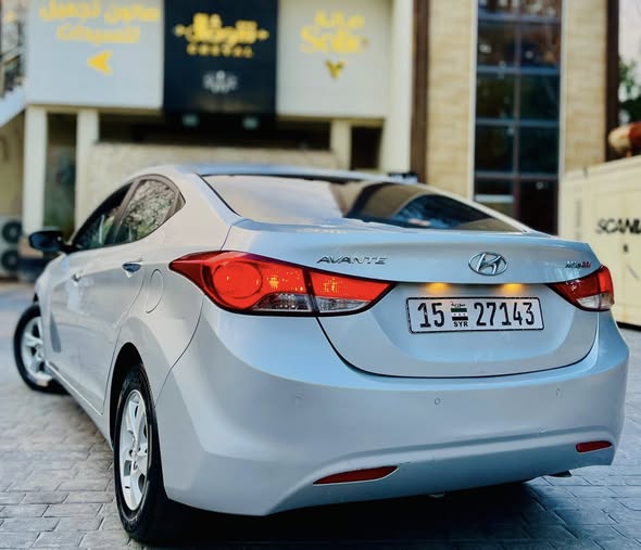 Hyundai إلنترا 2011 - صورة 5