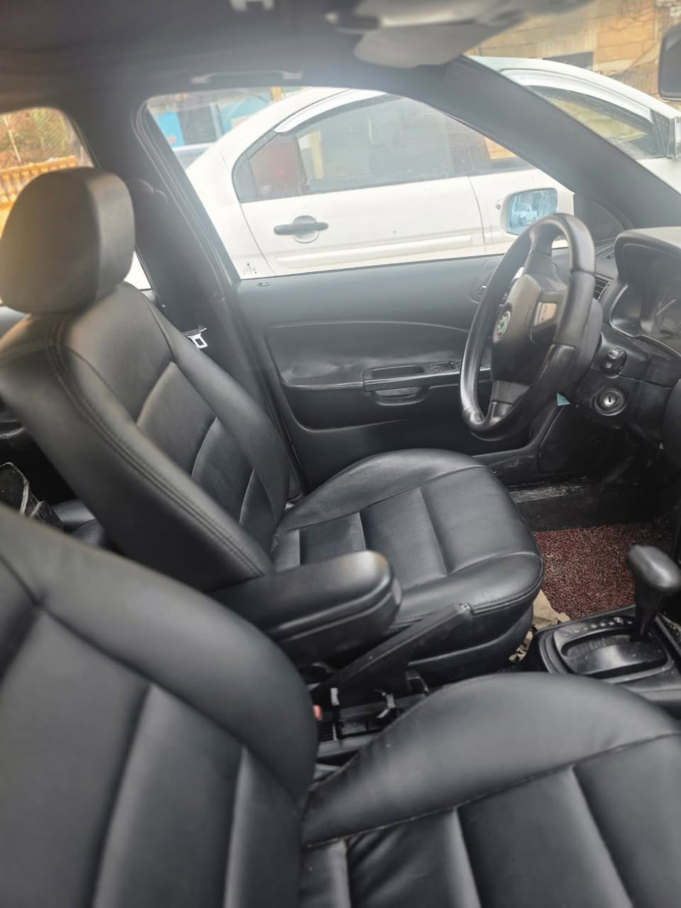 سكودا أوكتافيا 2004 - صورة 1