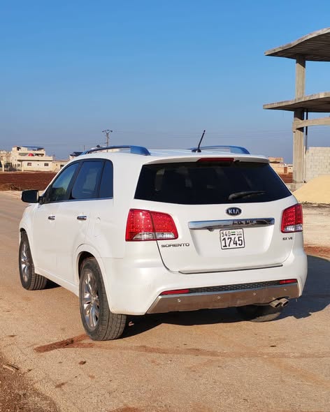 كيا سورنتو 2013 - صورة 2